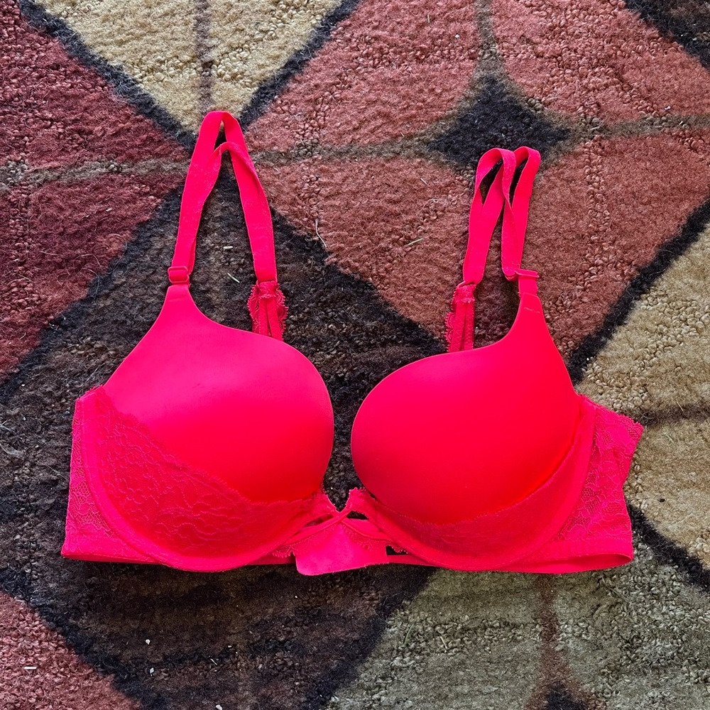 VICTORIA'S SECRET hot pink underwire push up bra